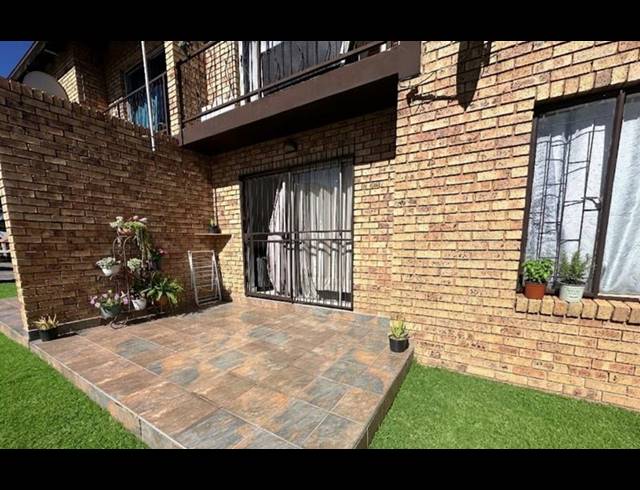 2 BEDROOM APARTMENT FOR SALE IN WITFIELD